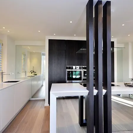 Relaxing Four Bedrooms Appartement *